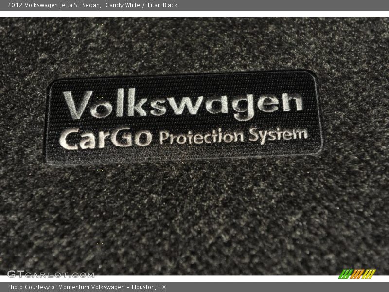 Candy White / Titan Black 2012 Volkswagen Jetta SE Sedan