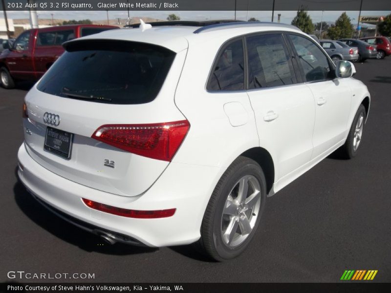 Glacier White Metallic / Black 2012 Audi Q5 3.2 FSI quattro