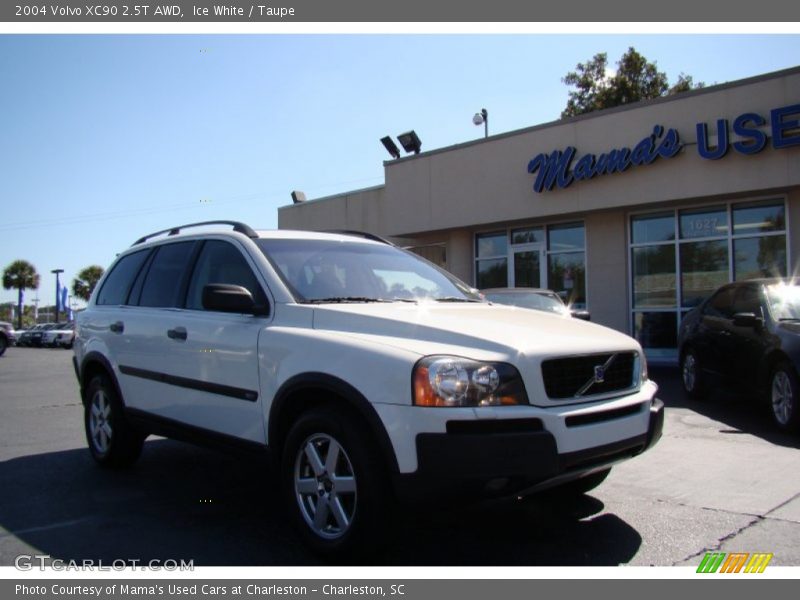 Ice White / Taupe 2004 Volvo XC90 2.5T AWD
