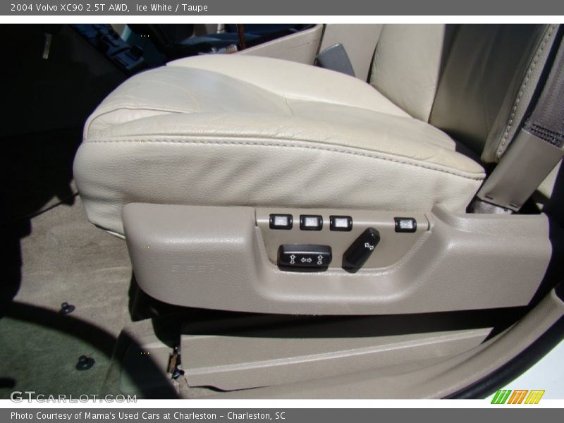 Ice White / Taupe 2004 Volvo XC90 2.5T AWD