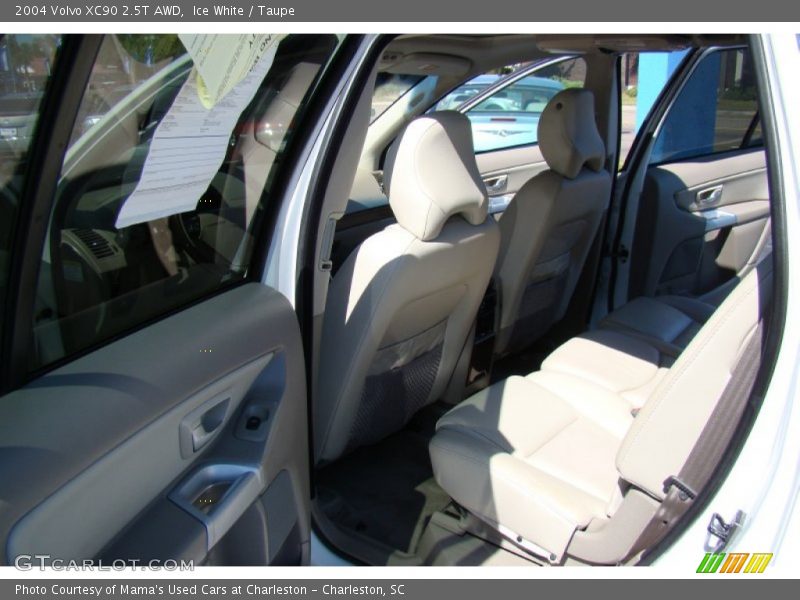 Ice White / Taupe 2004 Volvo XC90 2.5T AWD