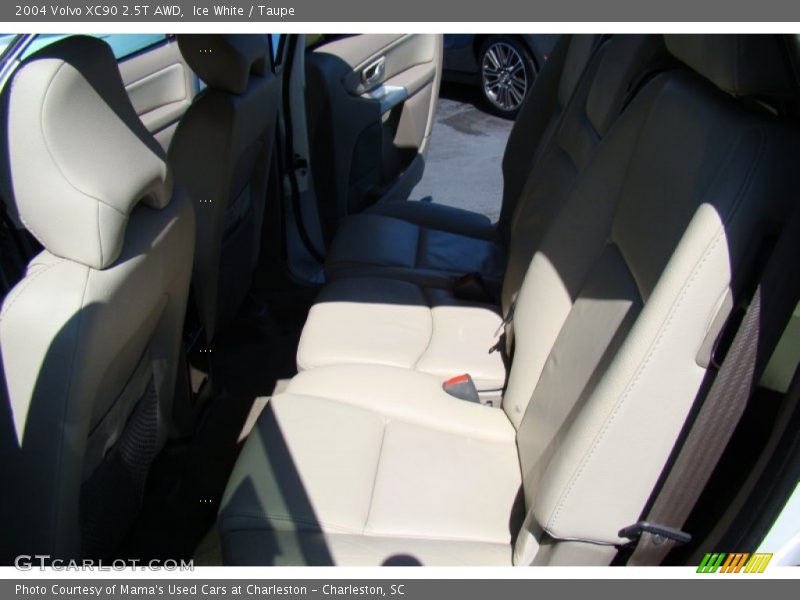 Ice White / Taupe 2004 Volvo XC90 2.5T AWD
