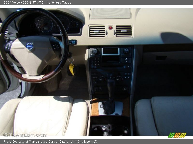 Ice White / Taupe 2004 Volvo XC90 2.5T AWD
