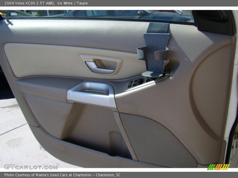 Ice White / Taupe 2004 Volvo XC90 2.5T AWD
