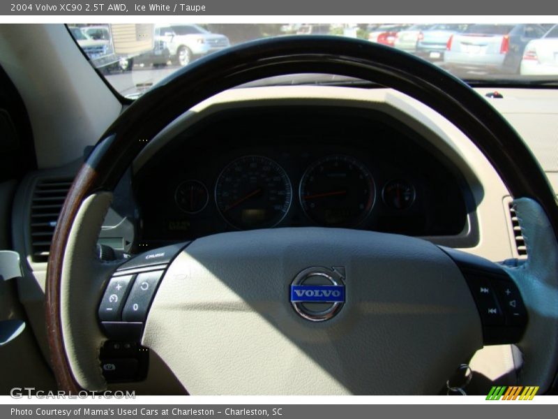 Ice White / Taupe 2004 Volvo XC90 2.5T AWD