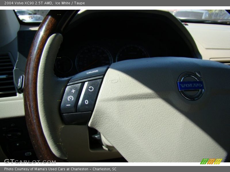 Ice White / Taupe 2004 Volvo XC90 2.5T AWD