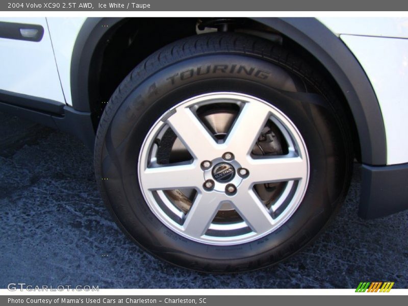 Ice White / Taupe 2004 Volvo XC90 2.5T AWD