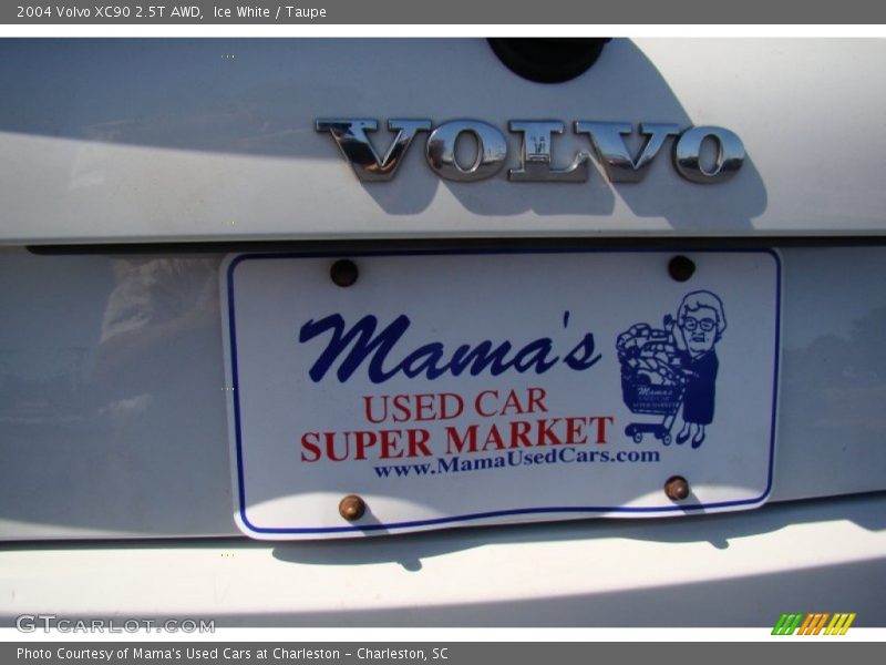 Ice White / Taupe 2004 Volvo XC90 2.5T AWD