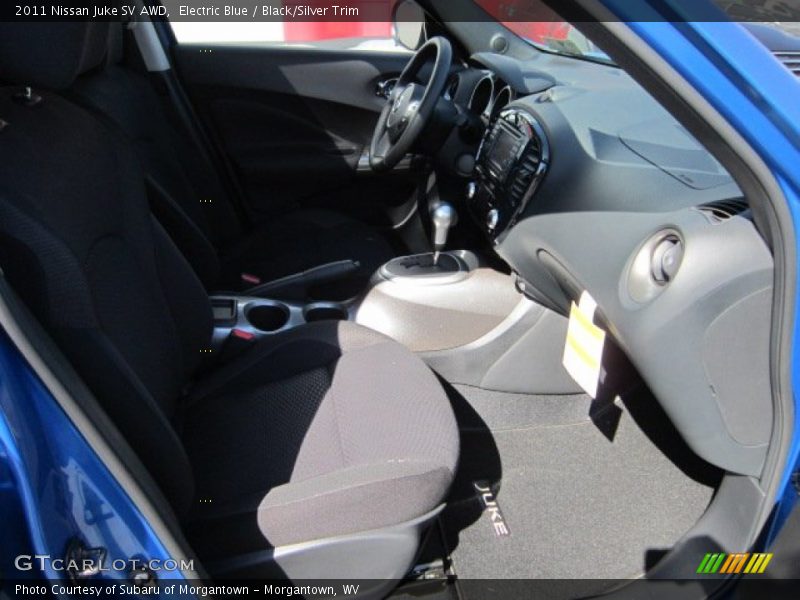  2011 Juke SV AWD Black/Silver Trim Interior