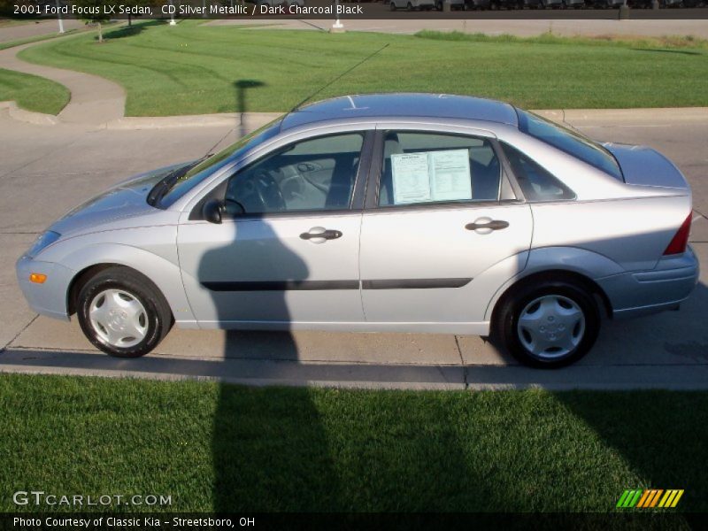 CD Silver Metallic / Dark Charcoal Black 2001 Ford Focus LX Sedan