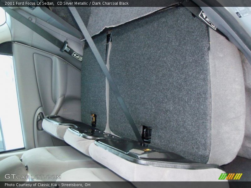 CD Silver Metallic / Dark Charcoal Black 2001 Ford Focus LX Sedan
