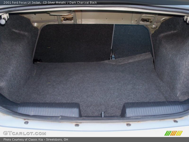 CD Silver Metallic / Dark Charcoal Black 2001 Ford Focus LX Sedan