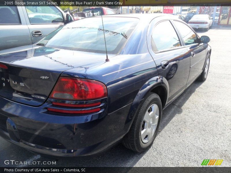 Midnight Blue Pearl / Dark Slate Gray 2005 Dodge Stratus SXT Sedan