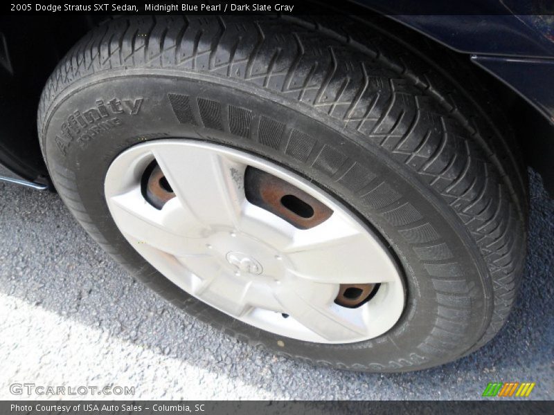 Midnight Blue Pearl / Dark Slate Gray 2005 Dodge Stratus SXT Sedan