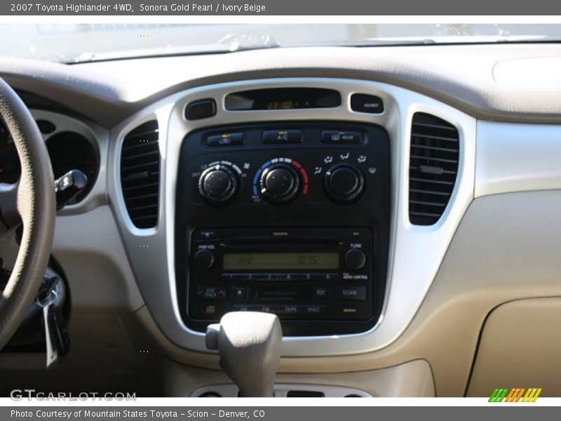 Sonora Gold Pearl / Ivory Beige 2007 Toyota Highlander 4WD
