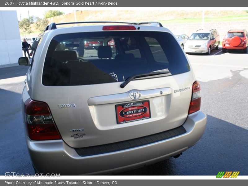 Sonora Gold Pearl / Ivory Beige 2007 Toyota Highlander 4WD