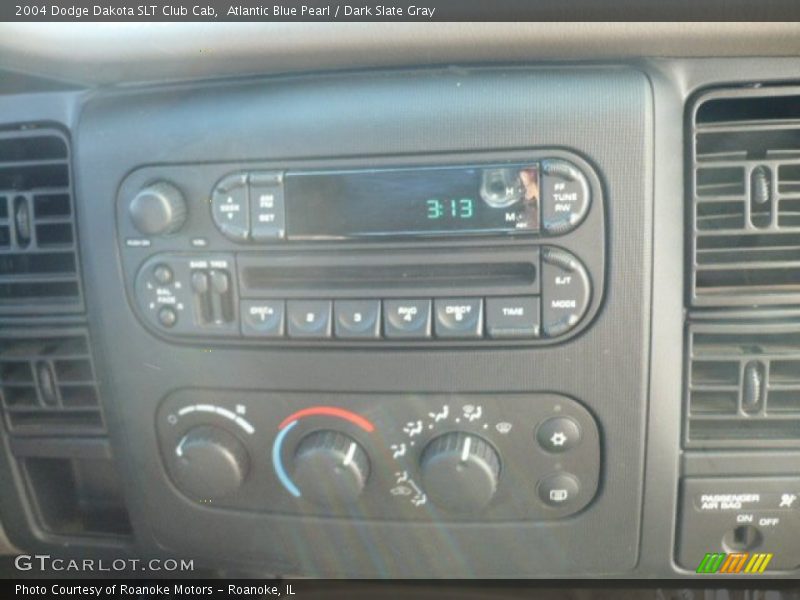 Atlantic Blue Pearl / Dark Slate Gray 2004 Dodge Dakota SLT Club Cab