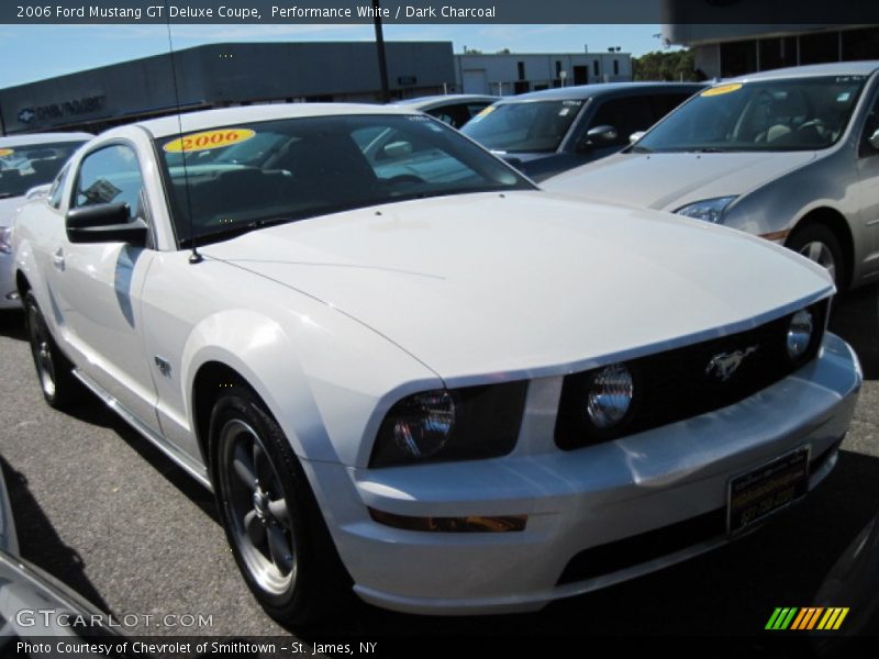 Performance White / Dark Charcoal 2006 Ford Mustang GT Deluxe Coupe