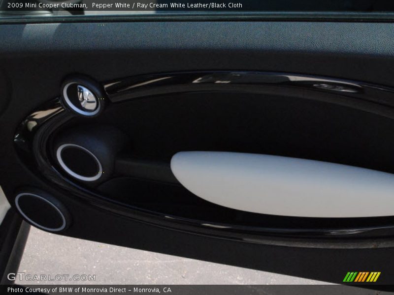 Pepper White / Ray Cream White Leather/Black Cloth 2009 Mini Cooper Clubman