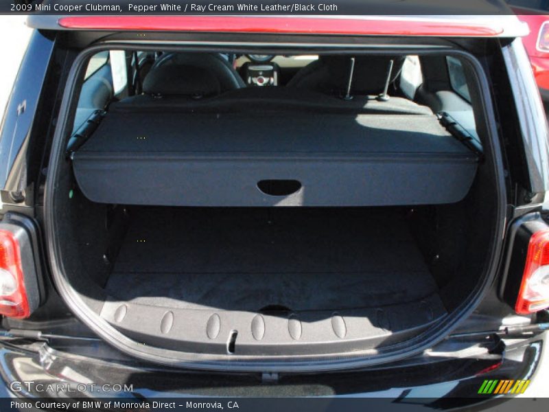 Pepper White / Ray Cream White Leather/Black Cloth 2009 Mini Cooper Clubman
