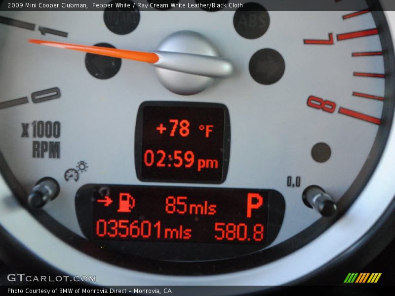 Pepper White / Ray Cream White Leather/Black Cloth 2009 Mini Cooper Clubman