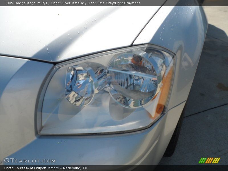Bright Silver Metallic / Dark Slate Gray/Light Graystone 2005 Dodge Magnum R/T
