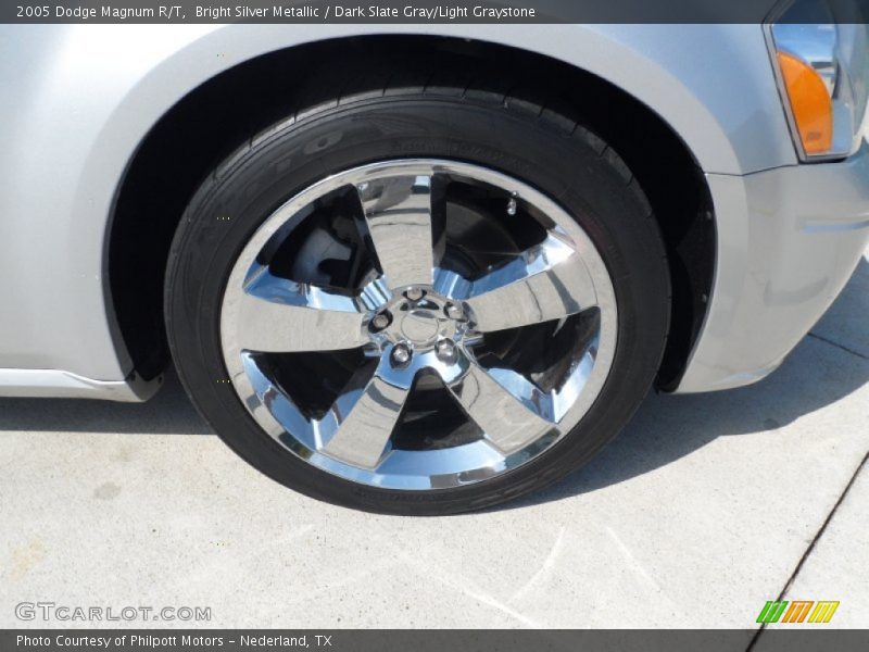 Bright Silver Metallic / Dark Slate Gray/Light Graystone 2005 Dodge Magnum R/T