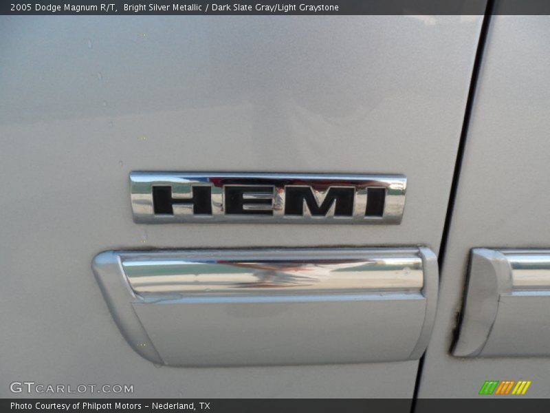 Bright Silver Metallic / Dark Slate Gray/Light Graystone 2005 Dodge Magnum R/T