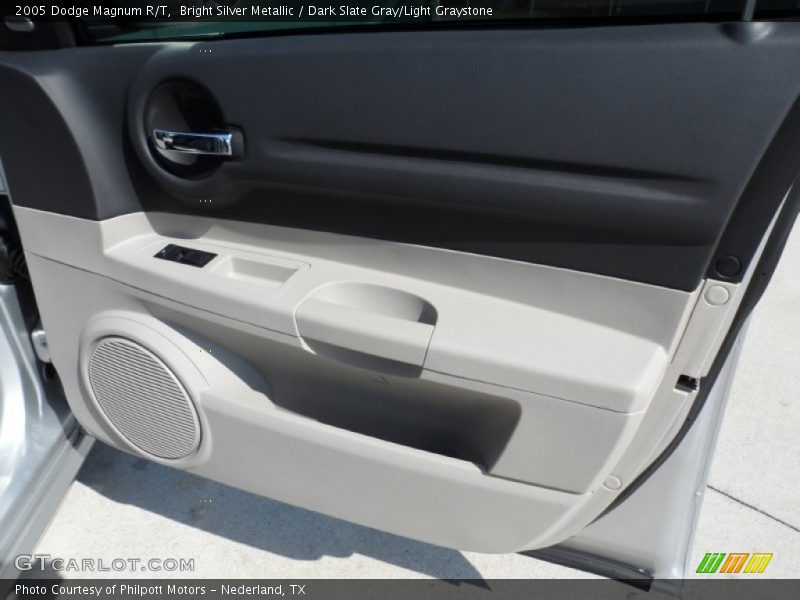 Bright Silver Metallic / Dark Slate Gray/Light Graystone 2005 Dodge Magnum R/T