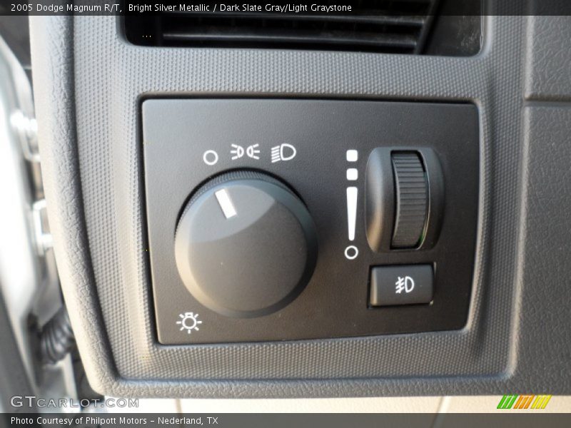 Bright Silver Metallic / Dark Slate Gray/Light Graystone 2005 Dodge Magnum R/T