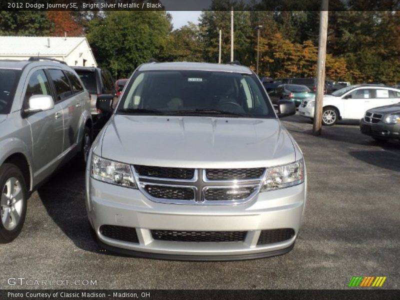 Bright Silver Metallic / Black 2012 Dodge Journey SE