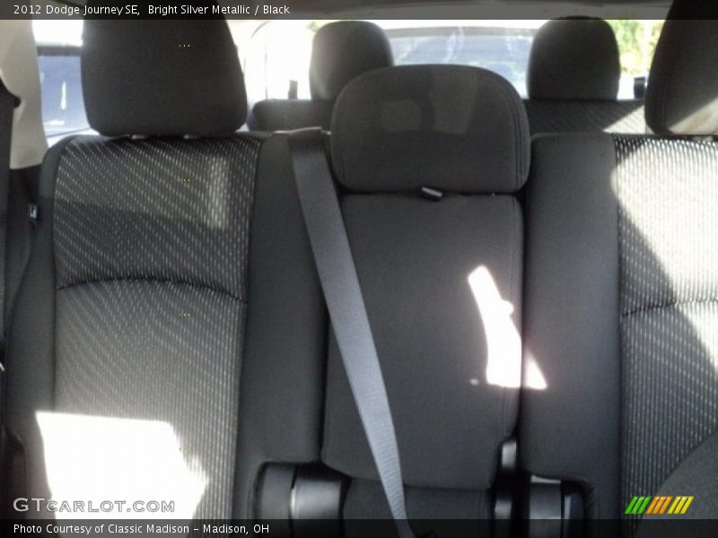 Bright Silver Metallic / Black 2012 Dodge Journey SE