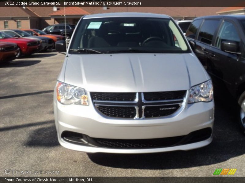 Bright Silver Metallic / Black/Light Graystone 2012 Dodge Grand Caravan SE