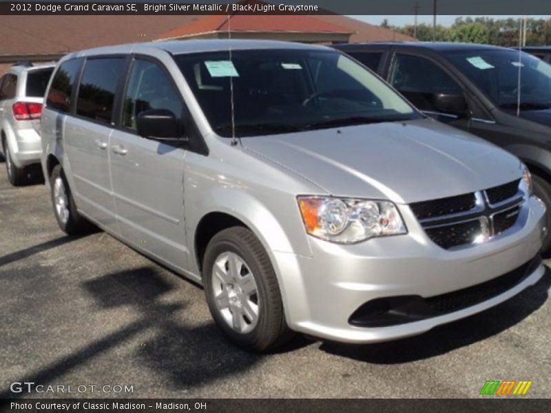 Bright Silver Metallic / Black/Light Graystone 2012 Dodge Grand Caravan SE