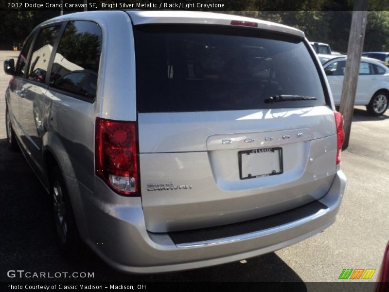 Bright Silver Metallic / Black/Light Graystone 2012 Dodge Grand Caravan SE