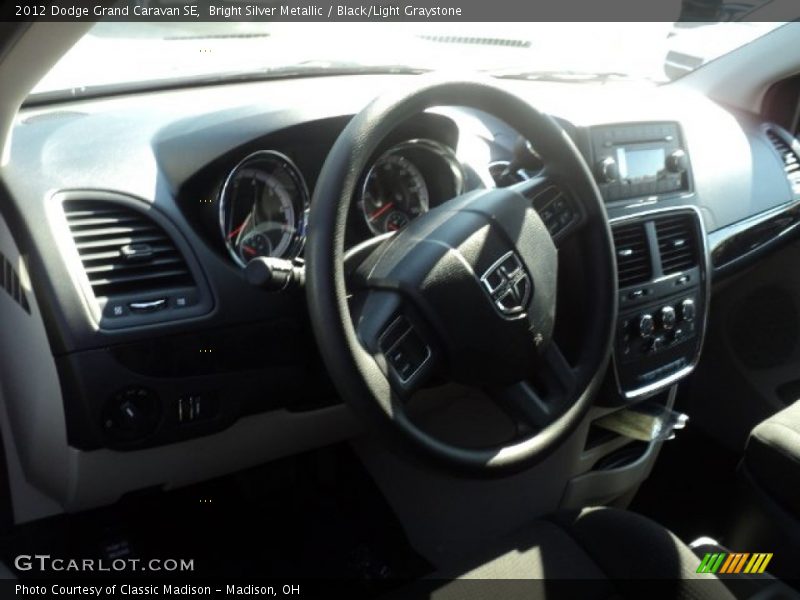 Bright Silver Metallic / Black/Light Graystone 2012 Dodge Grand Caravan SE