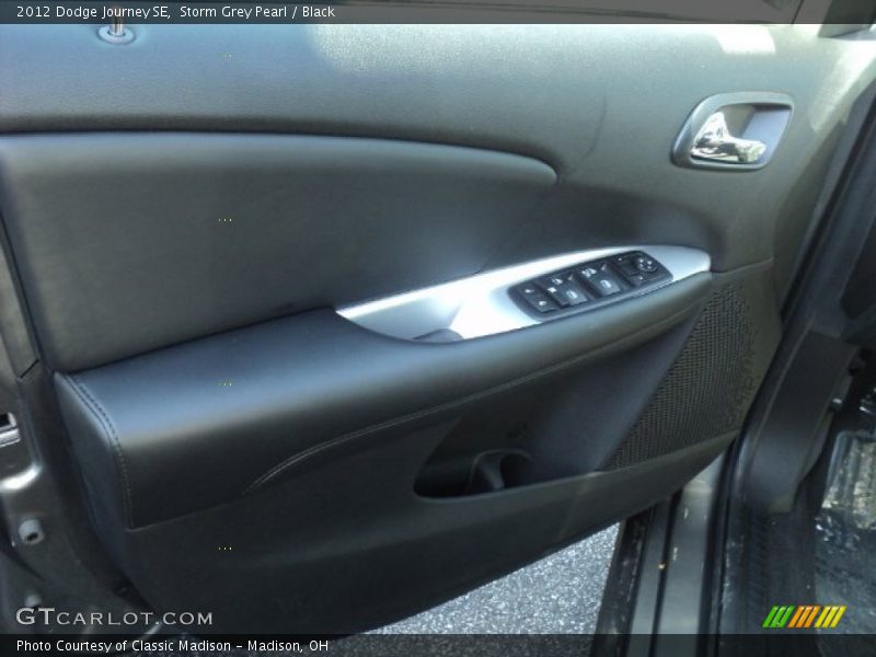 Storm Grey Pearl / Black 2012 Dodge Journey SE