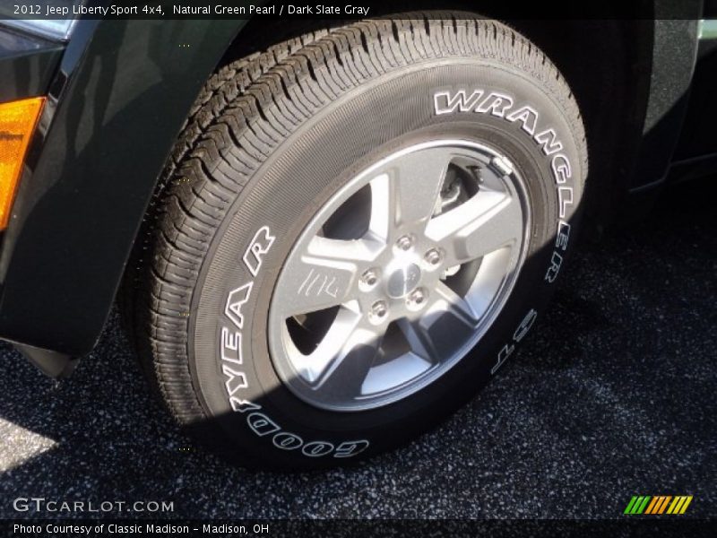Natural Green Pearl / Dark Slate Gray 2012 Jeep Liberty Sport 4x4