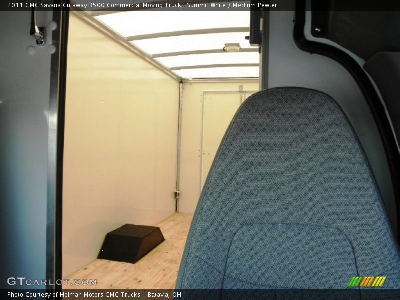 Summit White / Medium Pewter 2011 GMC Savana Cutaway 3500 Commercial Moving Truck