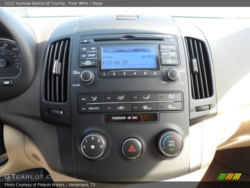 Controls of 2012 Elantra SE Touring