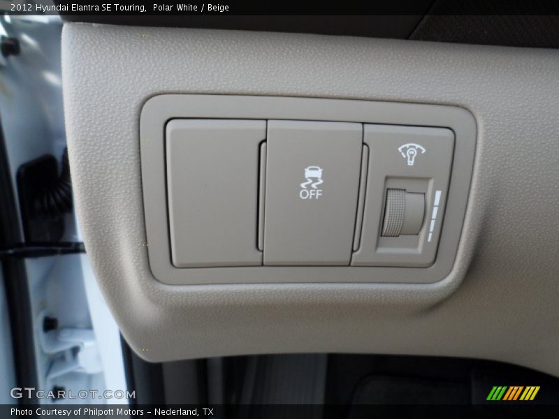 Controls of 2012 Elantra SE Touring