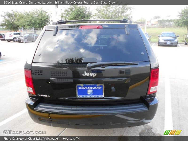 Brilliant Black Crystal Pearl / Dark Slate Gray 2010 Jeep Grand Cherokee Laredo
