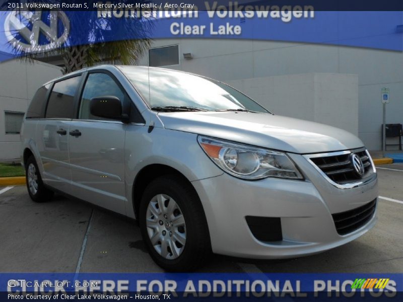 Mercury Silver Metallic / Aero Gray 2011 Volkswagen Routan S