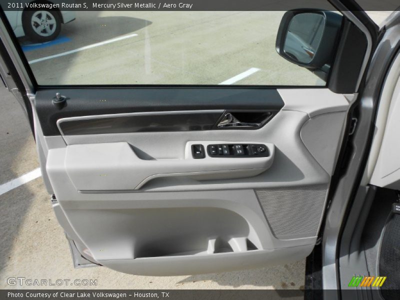 Mercury Silver Metallic / Aero Gray 2011 Volkswagen Routan S