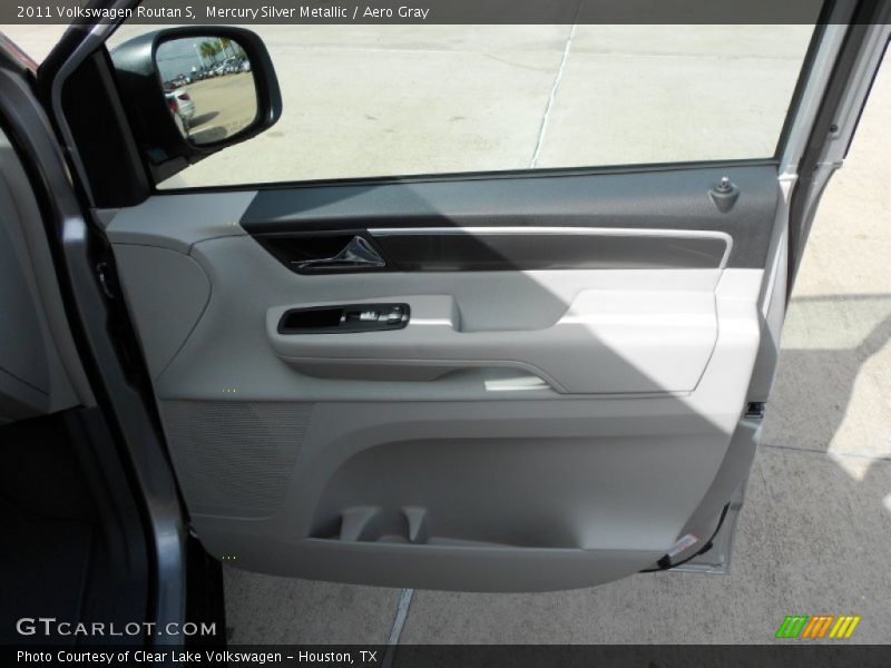 Mercury Silver Metallic / Aero Gray 2011 Volkswagen Routan S