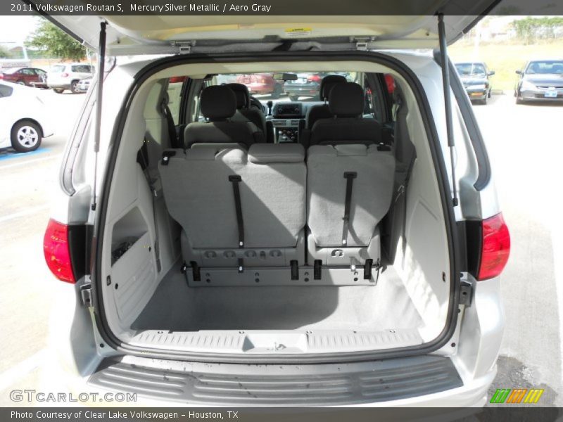 Mercury Silver Metallic / Aero Gray 2011 Volkswagen Routan S