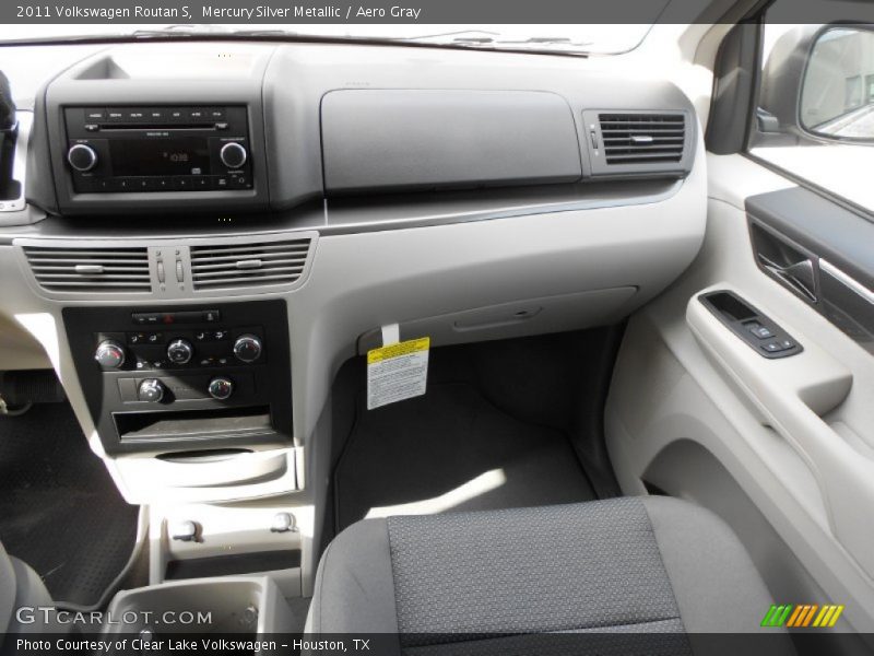 Mercury Silver Metallic / Aero Gray 2011 Volkswagen Routan S