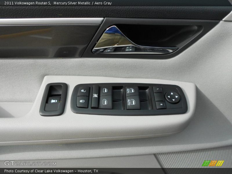 Mercury Silver Metallic / Aero Gray 2011 Volkswagen Routan S