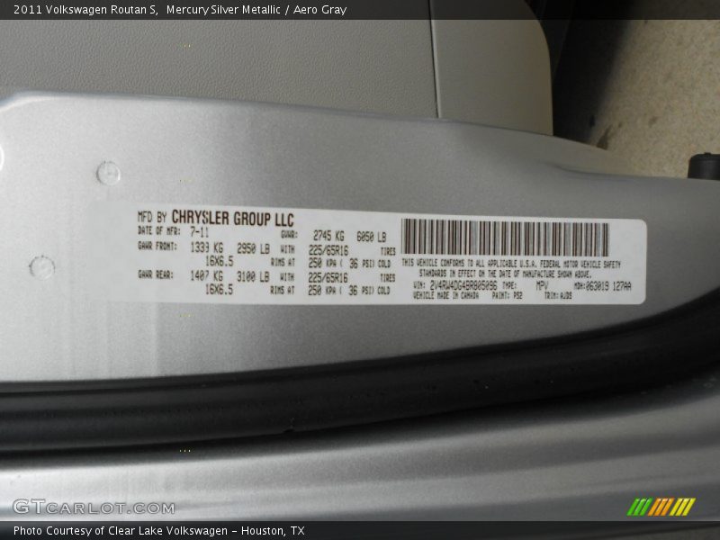 Mercury Silver Metallic / Aero Gray 2011 Volkswagen Routan S