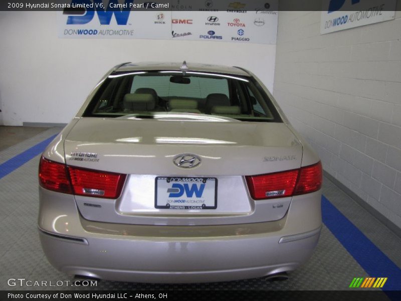 Camel Pearl / Camel 2009 Hyundai Sonata Limited V6